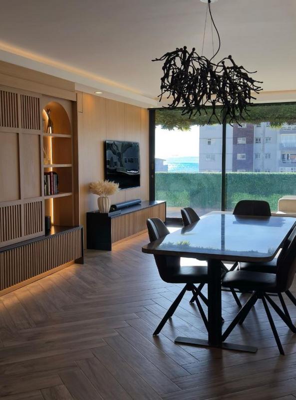 2 Bedroom Property for Sale in Sea Point Western Cape